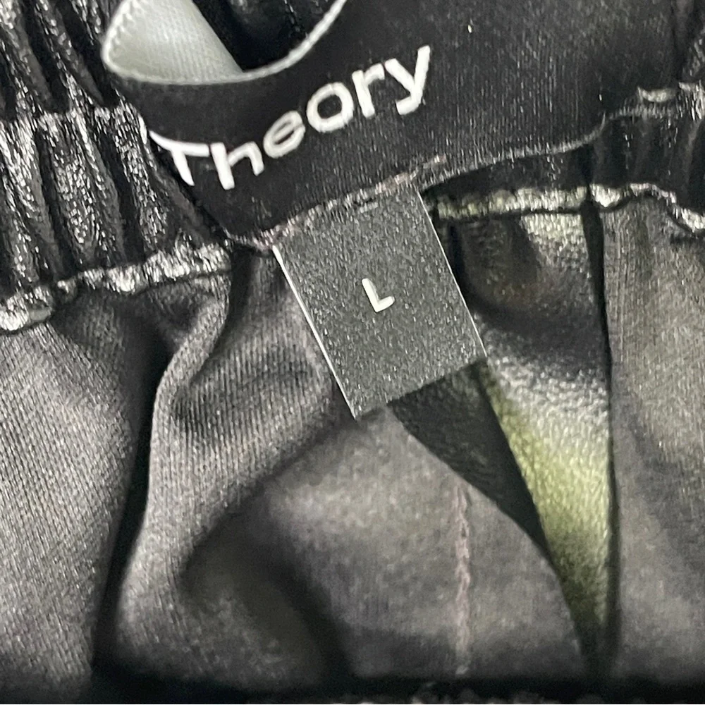 Theory Mercer Faux Leather High Rise Pull-On Shorts | Black | Size L